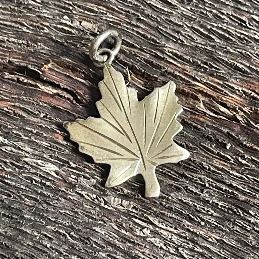 Bond Boyd Sterling Silver Maple Leaf Pendant Textured Mid Century Modern Charm - Picture 3 of 6